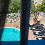 Steinvilla Margaret Mit Pool Und Besonderem Flair By Interhome