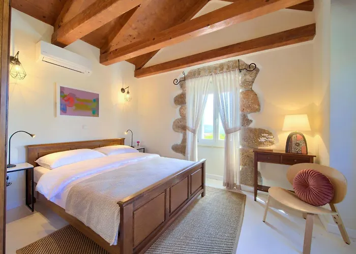 בית נופש Steinvilla Margaret Mit Pool Und Besonderem Flair By Interhome Garica