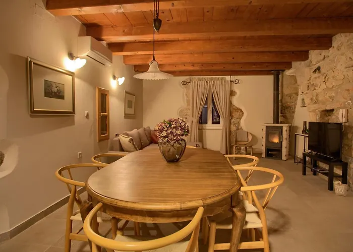 Steinvilla Margaret Mit Pool Und Besonderem Flair By Interhome *