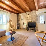 Semesterbostad Steinvilla Margaret Mit Pool Und Besonderem Flair By Interhome