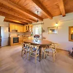 Vikendica Steinvilla Margaret Mit Pool Und Besonderem Flair By Interhome