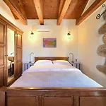 Vikendica Steinvilla Margaret Mit Pool Und Besonderem Flair By Interhome