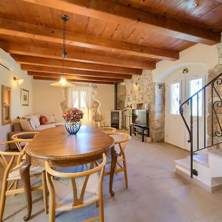 Steinvilla Margaret Mit Pool Und Besonderem Flair By Interhome * Garica