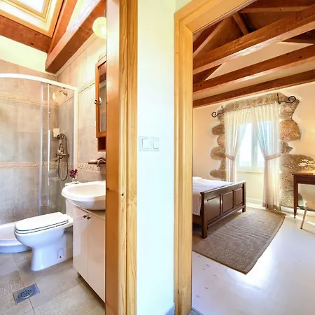 Steinvilla Margaret Mit Pool Und Besonderem Flair By Interhome Garica