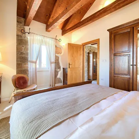 Casa de Férias Steinvilla Margaret Mit Pool Und Besonderem Flair By Interhome Garica